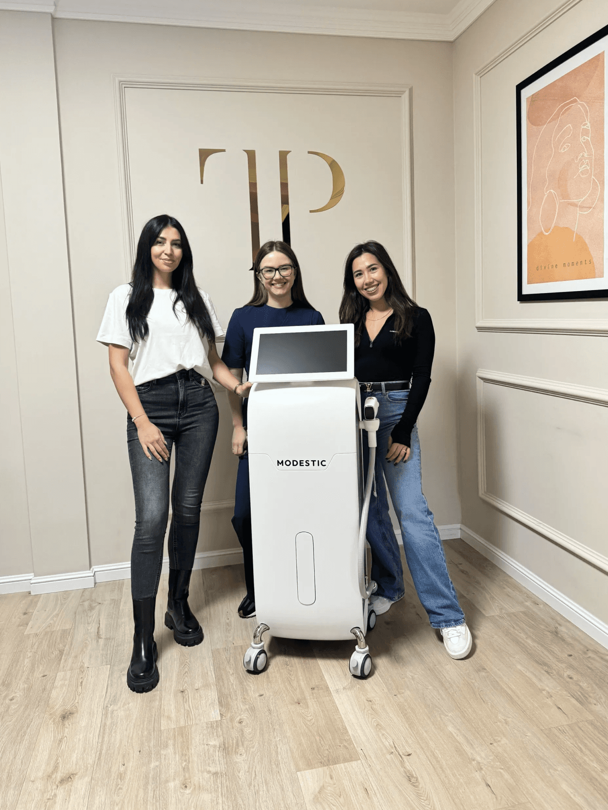 Salon team with the Modestic Silk laser