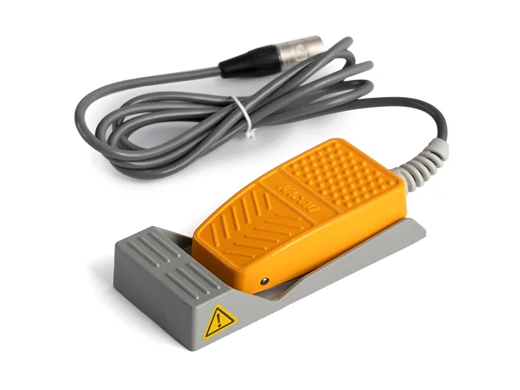 Foot pedal for activating the pulse