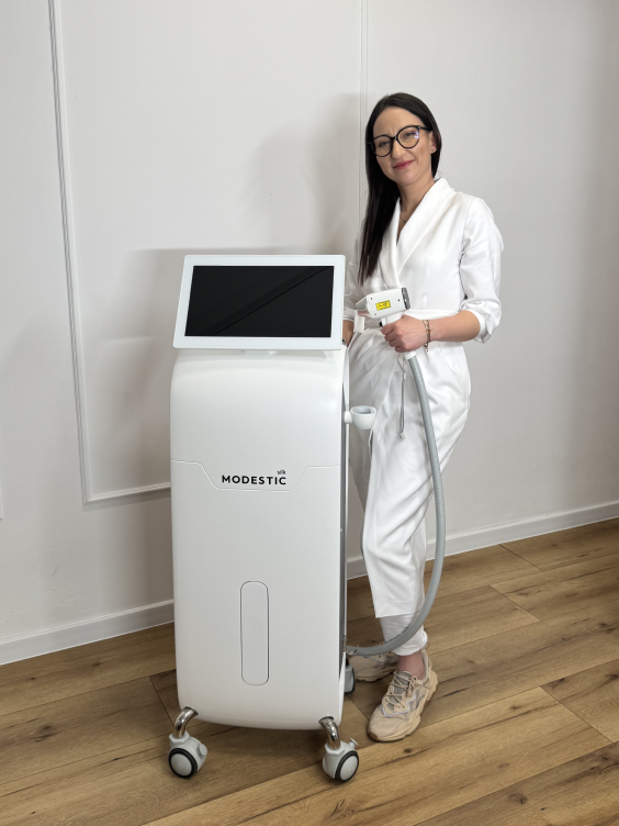 Magdalena Rudzka with the Modestic Silk laser