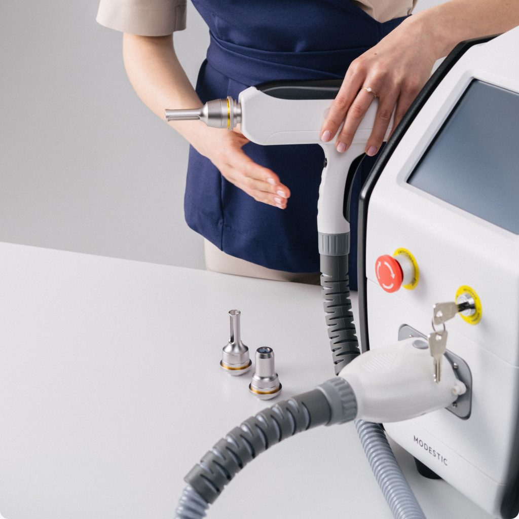laser do usuwania makijaży permanentnych i tatuaży modestic nova